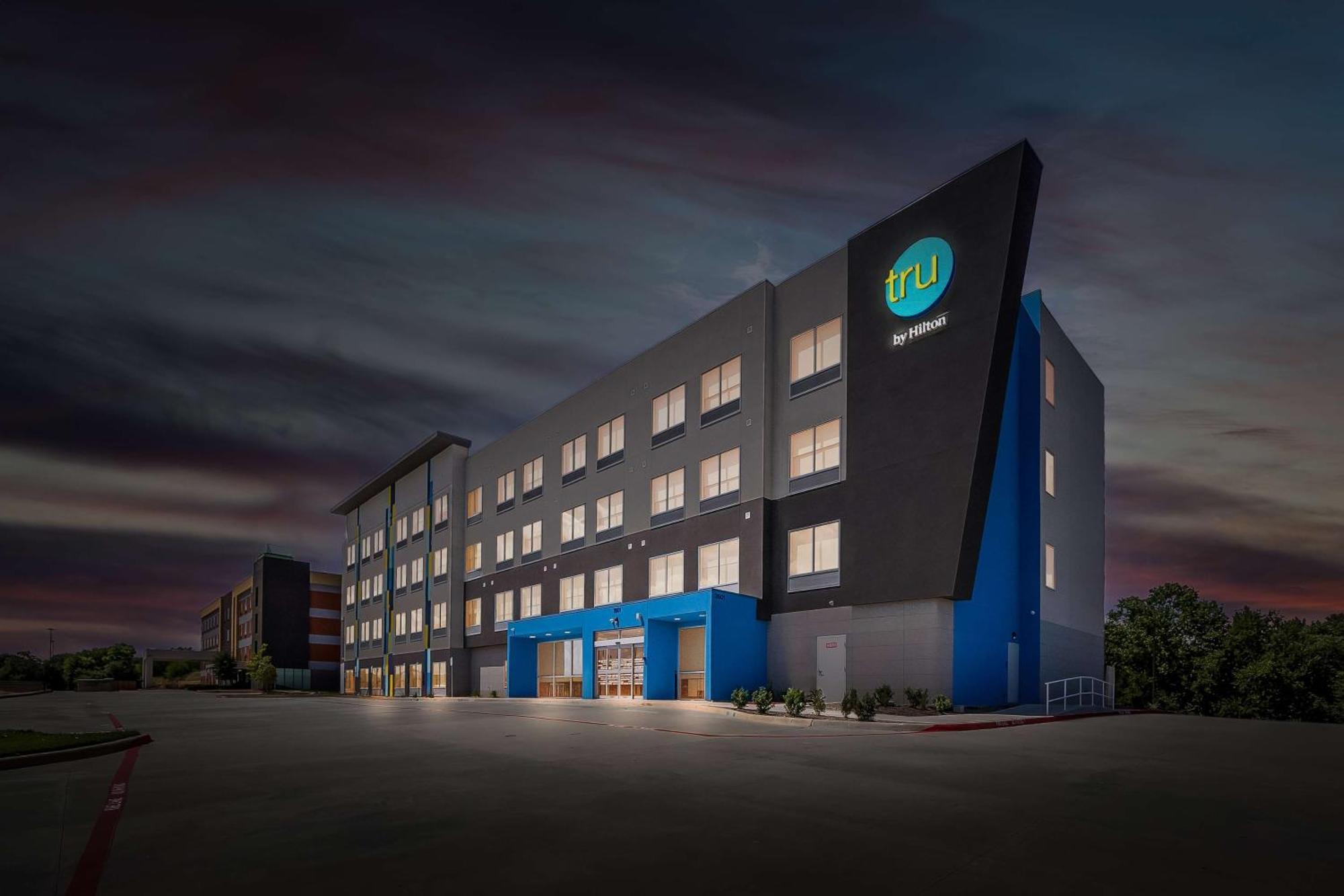 Tru By Hilton Plano Hwy 75 Hotel Exterior photo